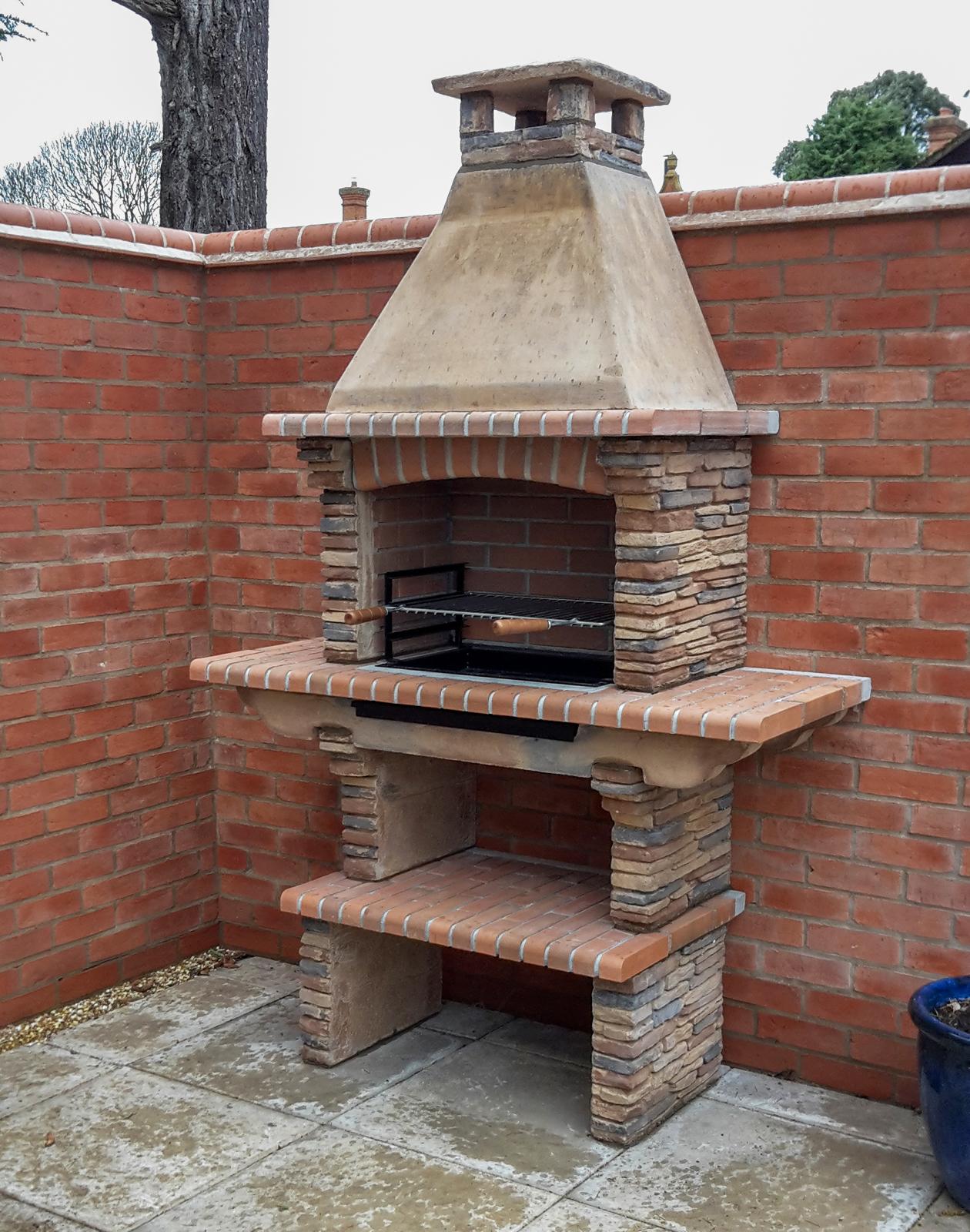 Grill RIVIERA 402 – Kunststein, Kamin, Holz/Kohle