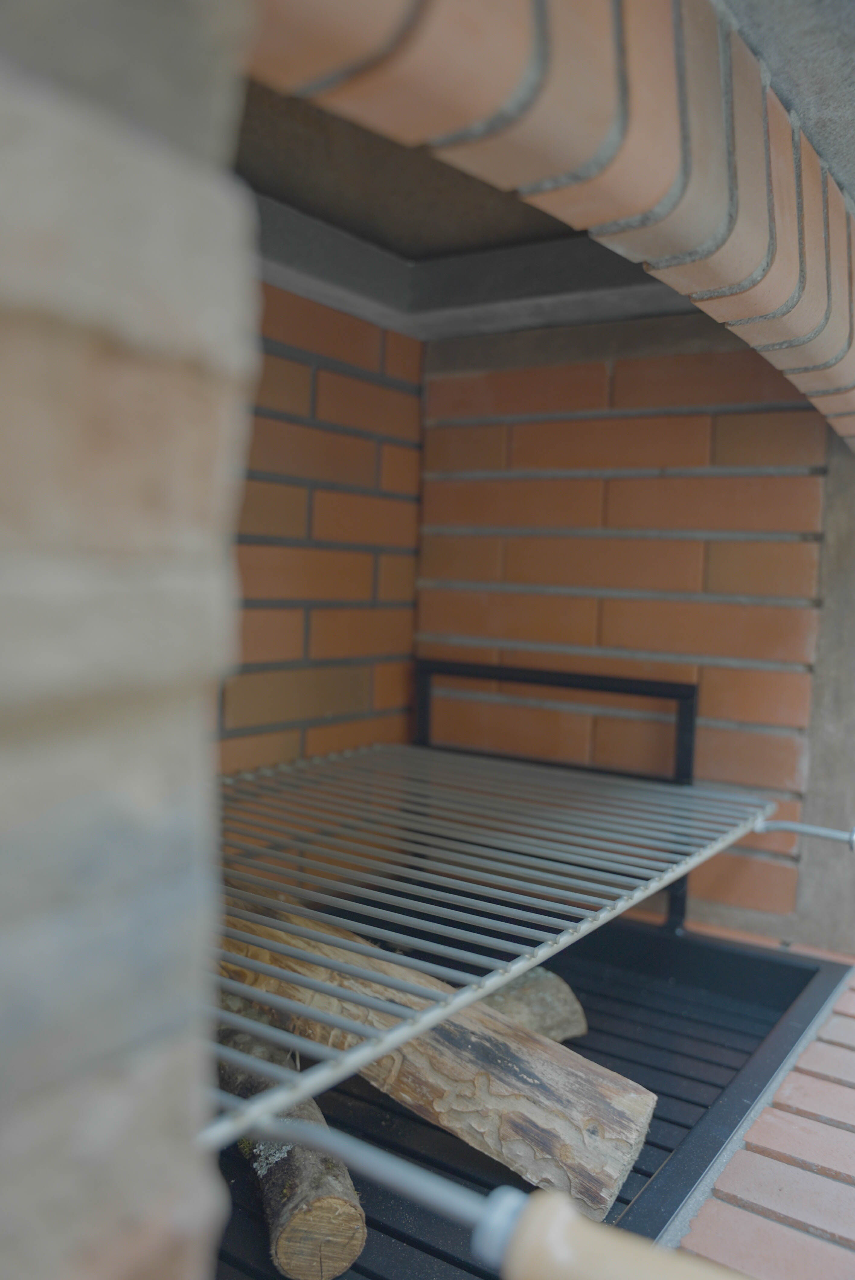 Riviera XL Stein-Grill – Modell 421 | Große Feuerstelle 83 cm