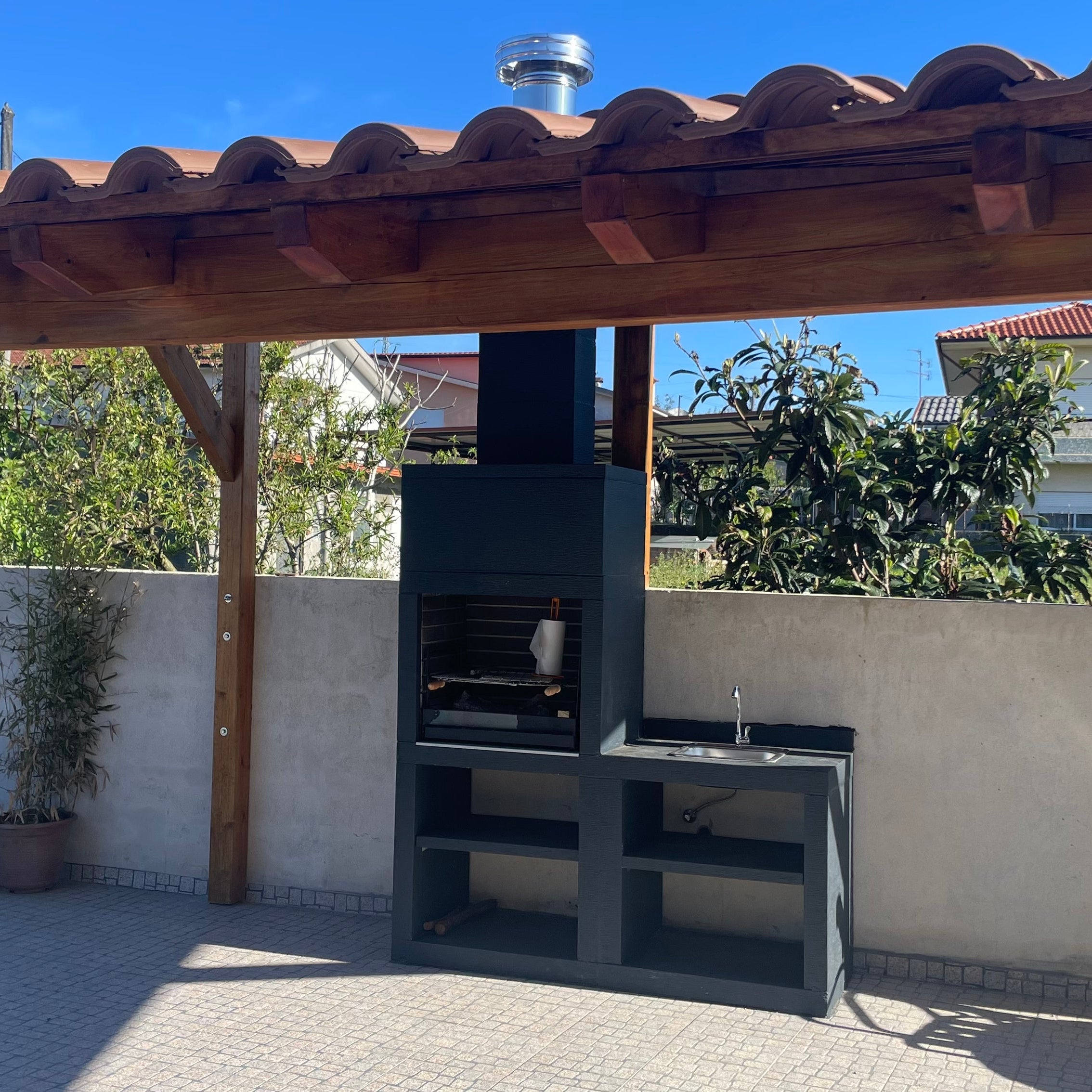 Linie 40 – Moderne Außenküche 160 cm mit Modul (Spüle optional) – Grill 60 cm