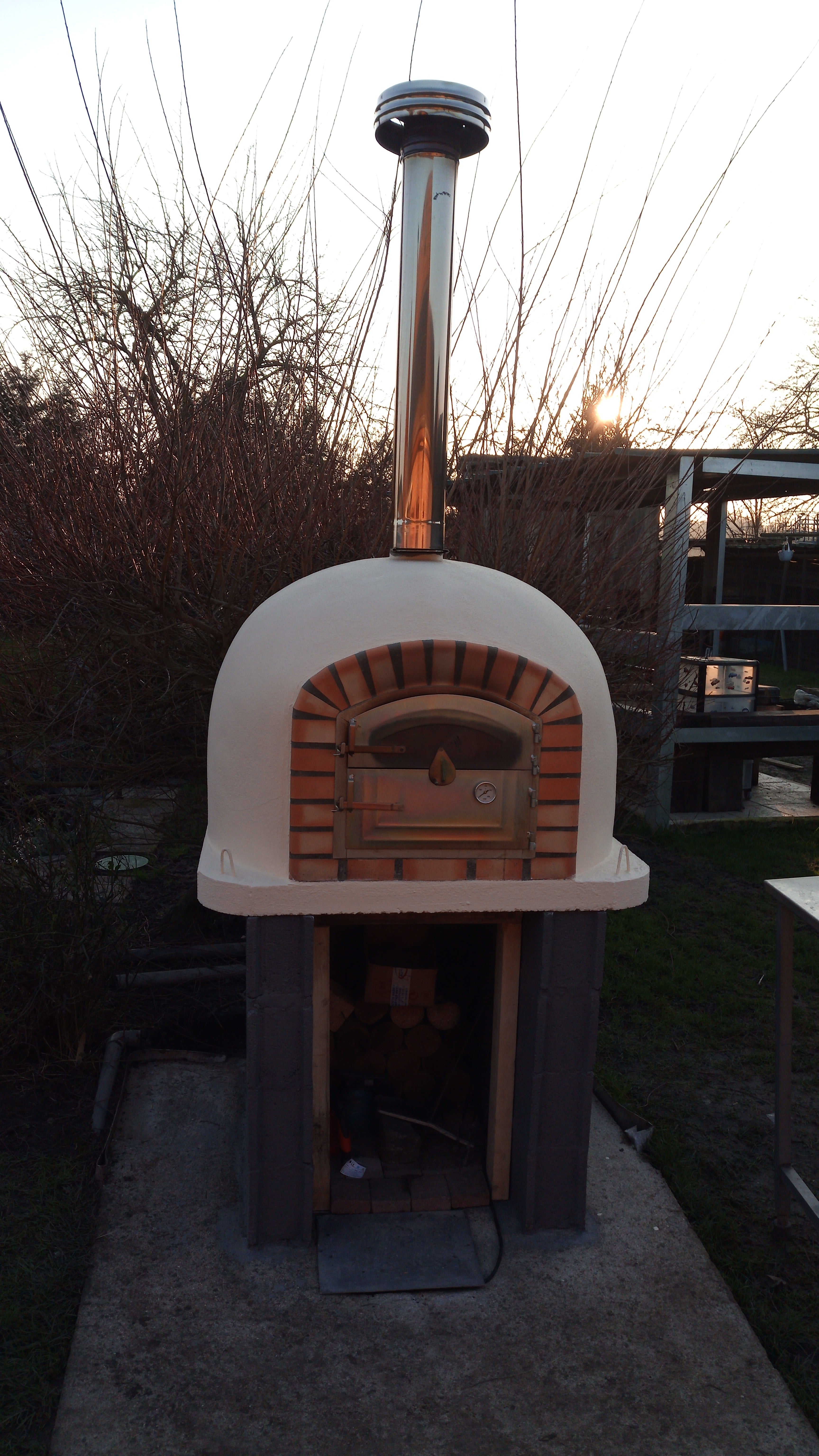 Maestro 90 cm Holzofen – Traditioneller Pizza- und Drehspießofen