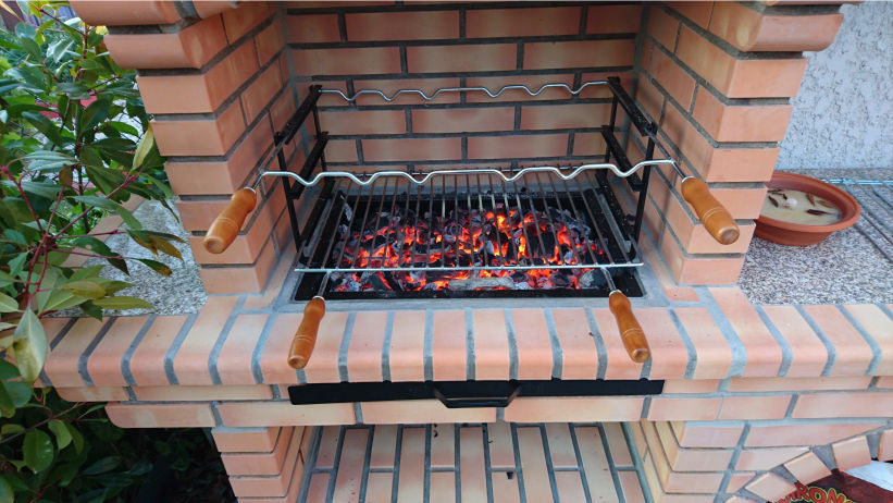 Calabria 502 – Ziegelgrill mit Arbeitsplatte (Seite wählbar) – inkl. Wandbild (Spüle + Edelstahlgrill optional)