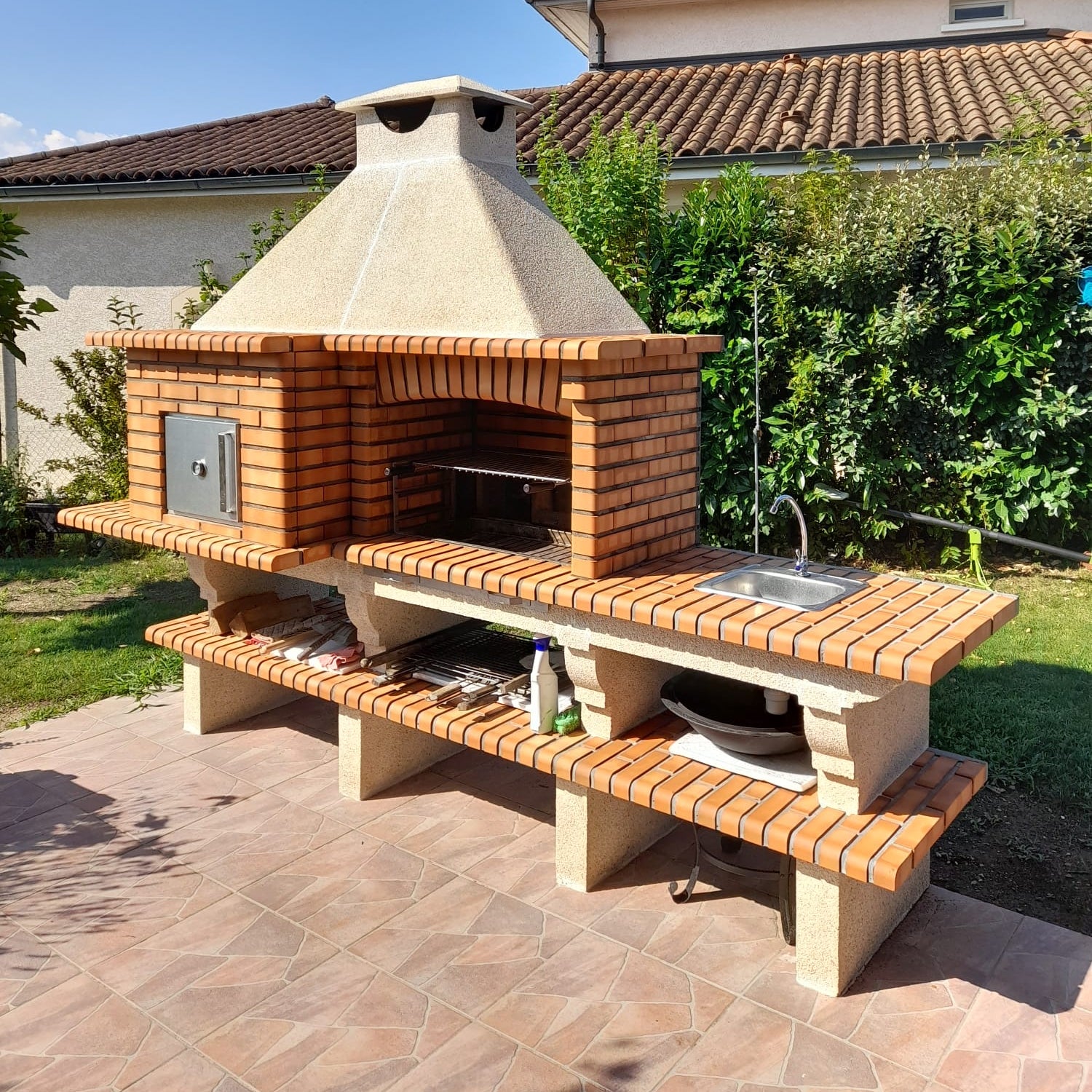 TerraCotto 144 – Ziegelgrill mit Ofen & Spüle